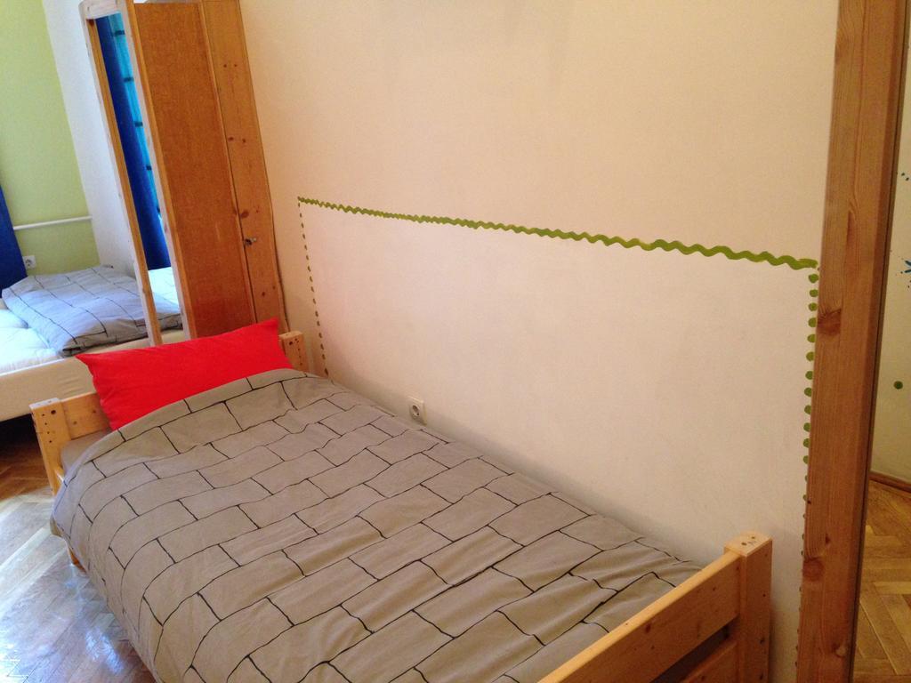 Yolo Hostel Budapest Rom bilde