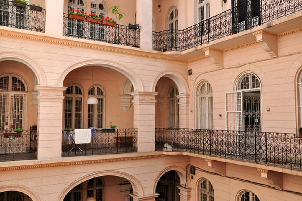 Yolo Hostel Budapest Eksteriør bilde