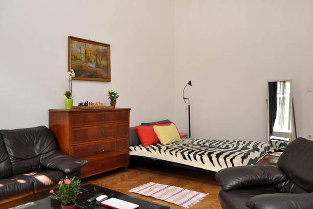 Yolo Hostel Budapest Eksteriør bilde