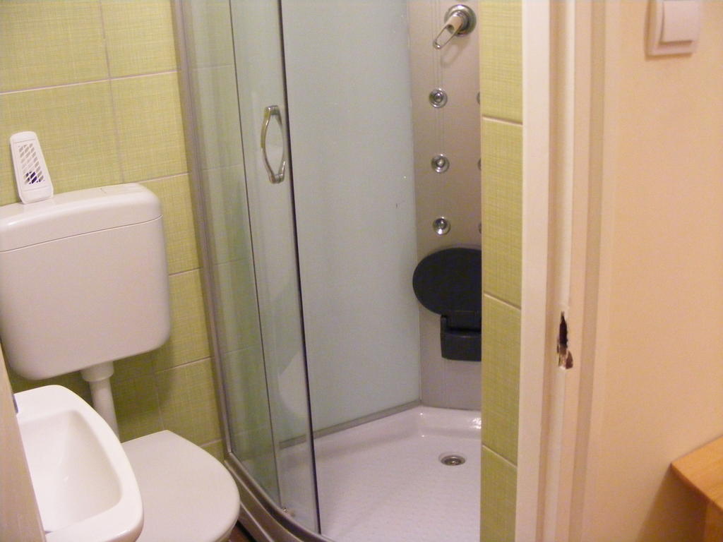 Yolo Hostel Budapest Eksteriør bilde