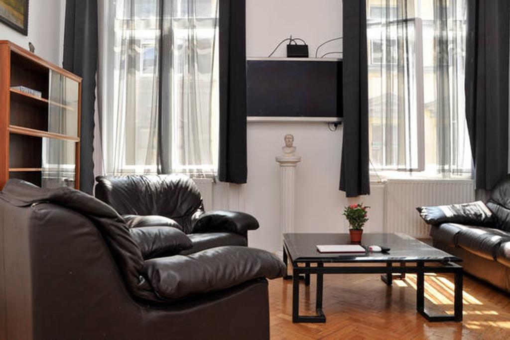 Yolo Hostel Budapest Eksteriør bilde